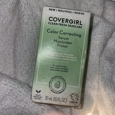 Lot of 10 COVERGIRL Clean Skincare Color Correcting Serum + Moisturizer + Primer - Image 1 of 4