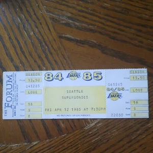VINTAGE 1984-85 LOS ANGELES LAKER VS SEATTLE 4.12.85 KOMPLETT UNBENUTZT TICKET NM - Bild 1 von 9