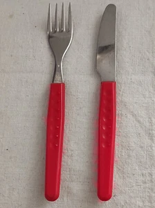 DDR Kinderbesteck Punktebesteck 2 teilig ROT -Punkte Plastik Griffe - Bild 1 von 7