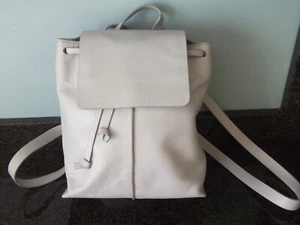 Clarks 'Raelyn Mini' light grey leather shoulder bag rucksack backpack new - Picture 1 of 11