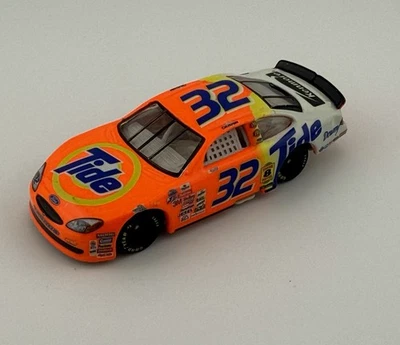 Ricky Craven #32 - 2001 Tide 1/64 Hot Wheels Diecast Loose - Image 1 of 4