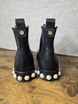 Botas Chelsea Louise et Cie Lovaltina Cuero Negro Imitación Perla Tobillo Talla 7.5 Foto 1 de 4