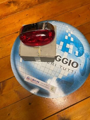 Fanalino posteriore vespa ET2-Et4 cod.293602 - Immagine 1 di 3