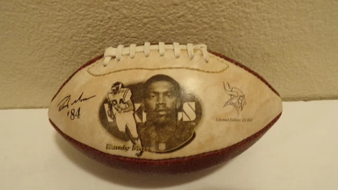 Randy Moss #84 Minnesota Vikings Mini Football LE 10000 Cover