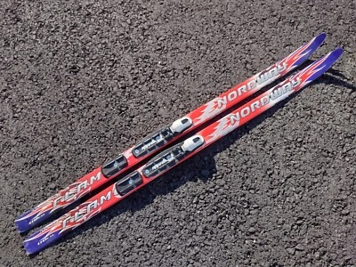 Esquís de fondo sin cera Flame 110 cm con fijaciones Nordic Rottefella NNN Foto 1 de 4