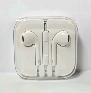 Nuovi auricolari Apple cablati EarPods con jack per cuffie da 3,5 mm - Foto 1 di 3