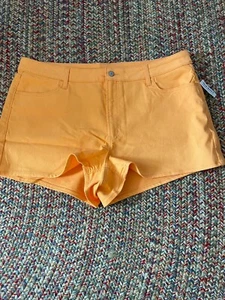 Women's Old Navy High Rise, Zip Fly, Stretch, Bright Orange Shorts Size 22 NWT - Picture 1 of 2