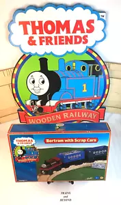 Bertram con vagones de chatarra - LC99153 Thomas & Friends curva de aprendizaje ferroviario de madera - Imagen 1 de 3