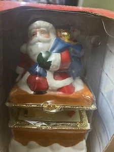 Neu Mr. Christmas Porzellan Spieluhr Weihnachtsmann im Kamin animiert Neu im Karton - Bild 1 von 6