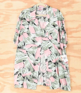 Stranger Things Jim Hopper NWT!! Hawaiian Abstract Button Down Shirt Mens 2XBT - Picture 1 of 9