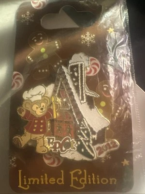 2012 DISNEY GINGERBREAD HOUSE EPCOT CHEF DUFFY CHRISTMAS PIN - LE 2500 - PP93435 - Image 1 of 3