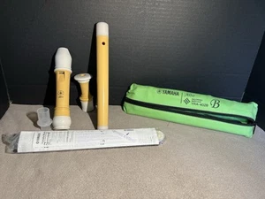 Yamaha YRA-402B registratore alto con custodia crema asta tabella nuovo - Foto 1 di 2