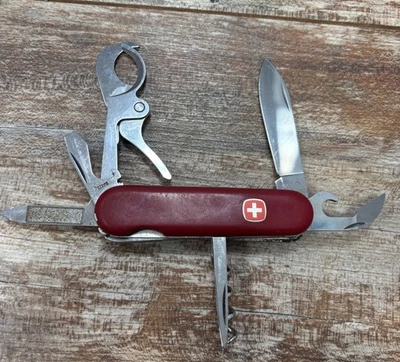 Navaja suiza roja cortadora de cigarros Wenger multiherramienta Foto 1 de 4