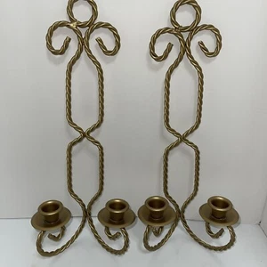 Par de Candelabros Montados en la Pared Metal Color Dorado Diseño de Pergamino 2 Velas 15" - Imagen 1 de 6