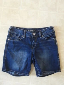 Silver SUKI Mid Shorts Womens Denim  Distressed Stretch Size  28  L4 - Picture 1 of 3