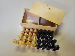Vintage Early Lardy ? Wood Chess Set Pieces Honey Color Nice Weight, 3 1/4" King - Picture 1 of 3