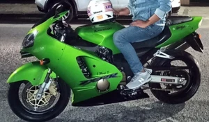 KAWASAKI ZX-12R NINJA ANNO 2001 FULL POWER 20.000 KM FIAMMANTE PRONTA ALL'USO! - Foto 1 di 24