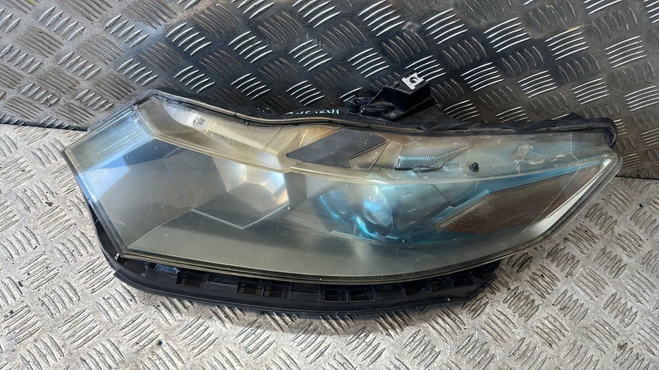 Faro Honda Insight 2011 lado izquierdo del pasajero 100-22877 Foto 1 de 4