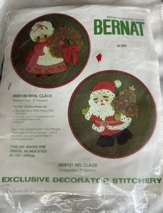 Vintage Christmas Holiday Stitchery Bernat Mr Mrs Claus W09190 W09191 Holiday - Picture 1 of 2