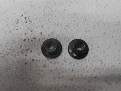 Dodge Dart 2013 capó a tuercas de bisagra izquierda o derecha Foto 1 de 3