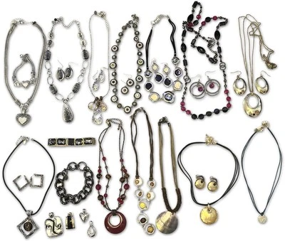 Lote de 28 Pulseras, Collares, Diapositivas, Pendientes y Juegos a Juego LIA SOPHIA Foto 1 de 4