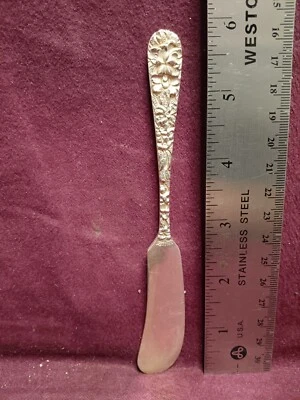 CUCHILLO MANTEQUILLA MANGO PLANO PERSEGUIDO A MANO PRINCESA ESTERLINA 6" 37g Sin Mono Stieff Foto 1 de 4