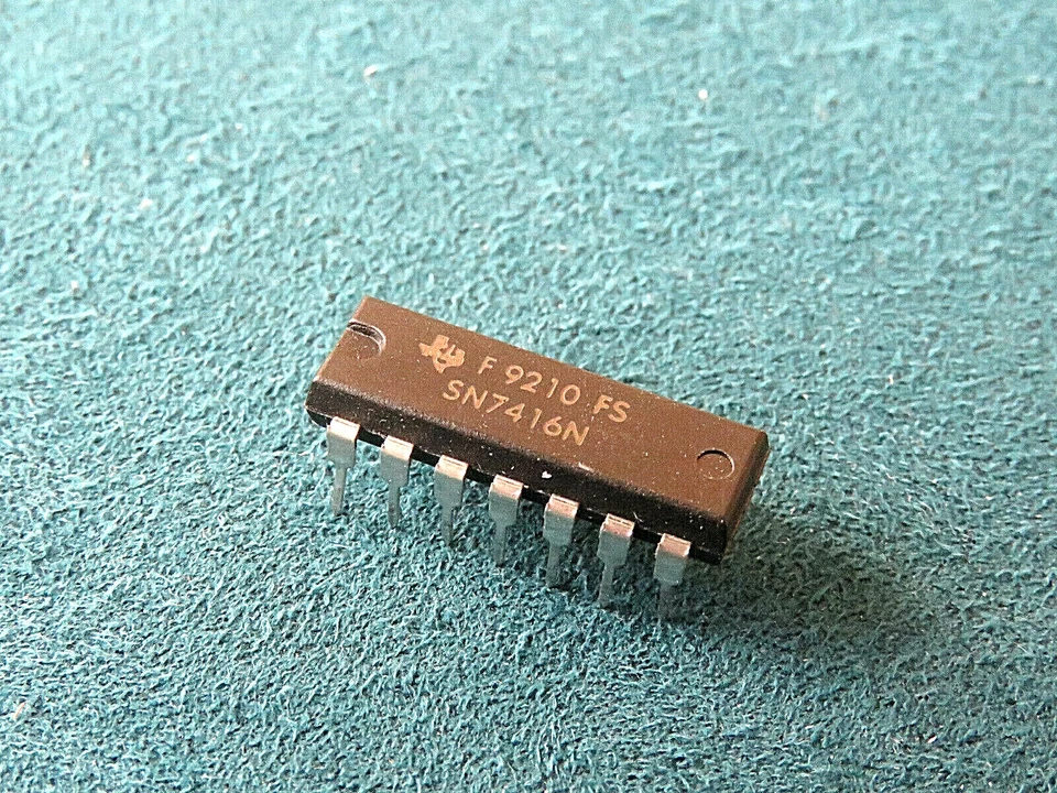 INTEGRATED CIRCUIT. TEXAS SN7416N. HEX INVERTING  BUFFER, OPEN COLLECTOR . NOS - Image 1 of 1