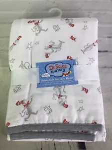 Trend Lab Dr Seuss Nursery Cat In The Hat Print Deluxe Muslin Four Layer Blanket - Picture 1 of 6