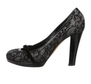 Moschino Cheap and Chic 9.5B schwarze runde Spitze Pumps Lack Kegelabsatz - Bild 1 von 5