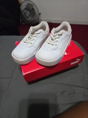 Puma Carina para niños pequeños talla L 8c Foto 1 de 3