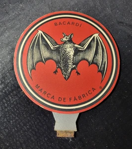 VINTAGE BACARDI FLEDERMAUS WASSERHAHN TOP GRIFF - SCHWERMETALL 2-SEITIG - 6" - Bild 1 von 3