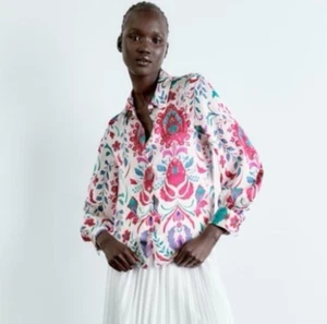 Zara Blumen Satin Button Down Langarm Bluse Small Preppy Boho Rosa - Bild 1 von 7