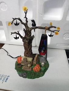 Dept 56 ROCK-A-BYE VAMPIRE Halloween Graveyard Retired Lights Free Shipping - Picture 1 of 4
