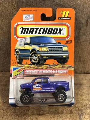 Camioneta Chevrolet Silverado 4X4 Matchbox #70 1:64 a la playa. MIP Foto 1 de 4