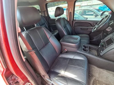 Used Front Right Seat Front fits: 2010 Chevrolet Suburban 1500 bucket-bench seat - Imagem 1 de 4