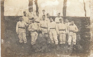 Carte photo ancienne soldats militaires 39 /45 tampon de Cherbourg R. Havet - Picture 1 of 1