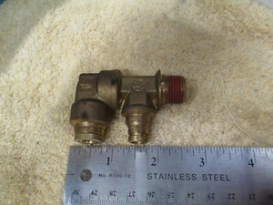 Parker 189PMTR6-4-6 D.O.T. Accesorio de aire 3/8"" MNPT x 1/4"" y 3/8"" empuje 2 conexión A6 - Imagen 1 de 5