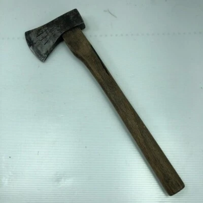 Herramienta de carpintería vintage campamento hacha al aire libre hecha por h... - Imagen 1 de 4