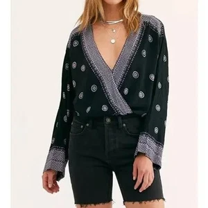 Body Intimately Free People Nuevo sin Etiquetas a bordo Combo Negro Espalda Abierta Sobrepelliz - Imagen 1 de 12