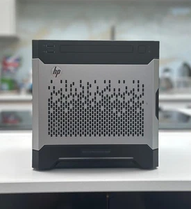 HP MicroServer Gen8 Intel XEON E3-1265L 16GB RAM 4 x 3TB SATA 240GB SSD 10gE NIC - Photo 1/15