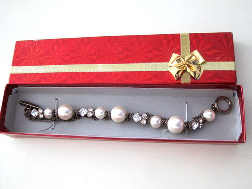 GIVENCHY NUOVO BRACCIALE EXQUISTE GIVECHI PERLE FINTE E STRASS SCINTILLANTI LUNGO 7 3 4"