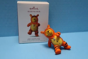 2018 Hallmark Keepsake AND TIGGER TOO Disney Winnie The Pooh BRAND NEW - Picture 1 of 11