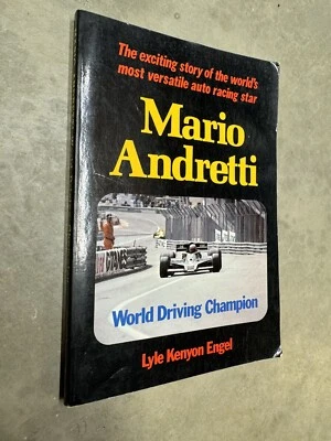 马里奥·安德里蒂世界驾驶冠军 1979 年软封面书 LYLE KENYON ENGEL — 第 1/4 张图片