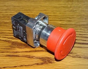 Botón de parada de emergencia - Botones industriales 22 mm - Rojo - Cabeza de hongo e-stop - Imagen 1 de 6