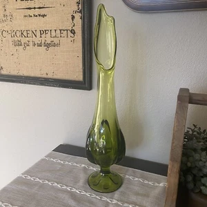 Vintage MCM Viking Swung Glass Vase Avocado Green 6 Petal 19" Tall - Picture 1 of 13
