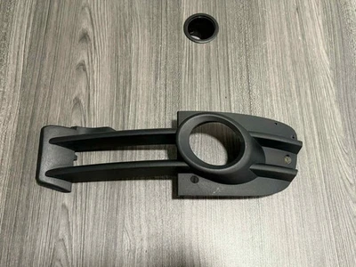 2004-2005 Audi B6 S4 Left Driver Side Fog Light Grill OEM 8E0807681B - Image 1 of 4