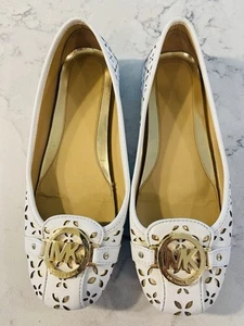 MICHAEL KORS FULTON PERFORATED MOC FLATS GOLD LOGO IN WHITE SIZE 8.5 - Picture 1 of 10