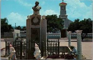 Postal vintage de LUNQUILLO, Puerto Rico PLAZA / Street View / Gnomos e Iglesia - Imagen 1 de 2
