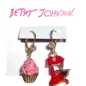 BETSEY JOHNSON Drop Earrings Stand Mixer Cupcake Gold Tone Pink Red Enamel NEW - Picture 1 of 6