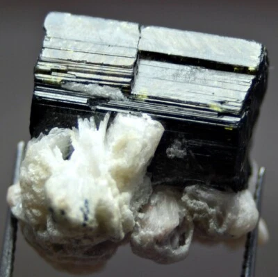 Natural GREEN TOURMALINE Crystal with Albite Crystal Specimen Afghanistan 40CT - Image 1 of 4